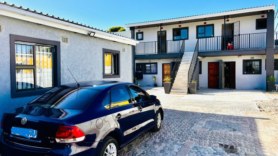 6 Bedroom Property for Sale in Delft Western Cape